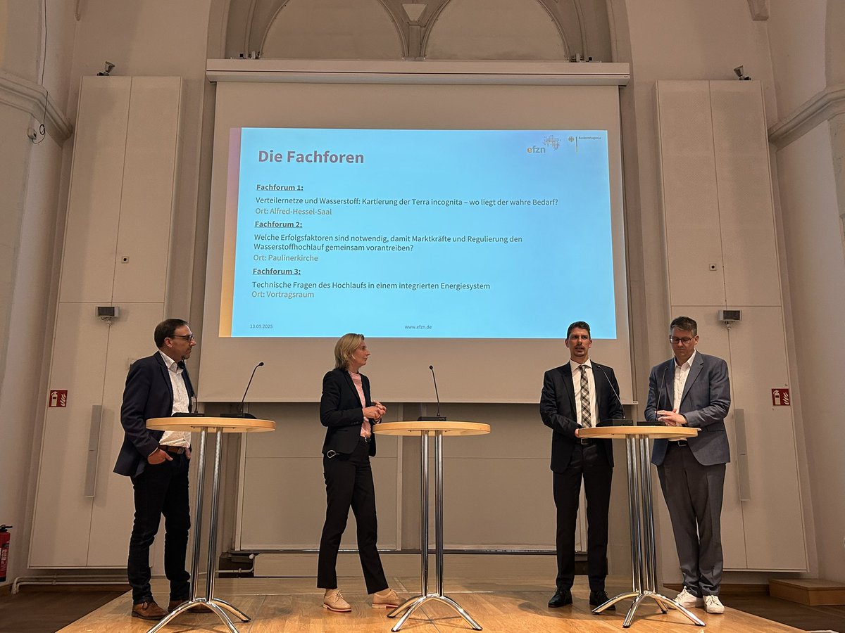 Klaus Müller (@klaus_mueller) on Twitter photo Wie setzen wir das #Wasserstoff Puzzle zusammen? Bei der 16. Göttinger Energietagung wurden Bedarfsermittlung, Erfolgsfaktoren und technische Anforderungen des #H2-Hochlaufs betrachtet.
Folien zur #get2025 gibt es im Nachgang unter efzn.de/get2025
<a href="/bnetza/">Bundesnetzagentur</a> <a href="/BarbieHaller/">Barbie Haller</a> Wie setzen wir das #Wasserstoff Puzzle zusammen? Bei der 16. Göttinger Energietagung wurden Bedarfsermittlung, Erfolgsfaktoren und technische Anforderungen des #H2-Hochlaufs betrachtet.
Folien zur #get2025 gibt es im Nachgang unter efzn.de/get2025
<a href="/bnetza/">Bundesnetzagentur</a> <a href="/BarbieHaller/">Barbie Haller</a>