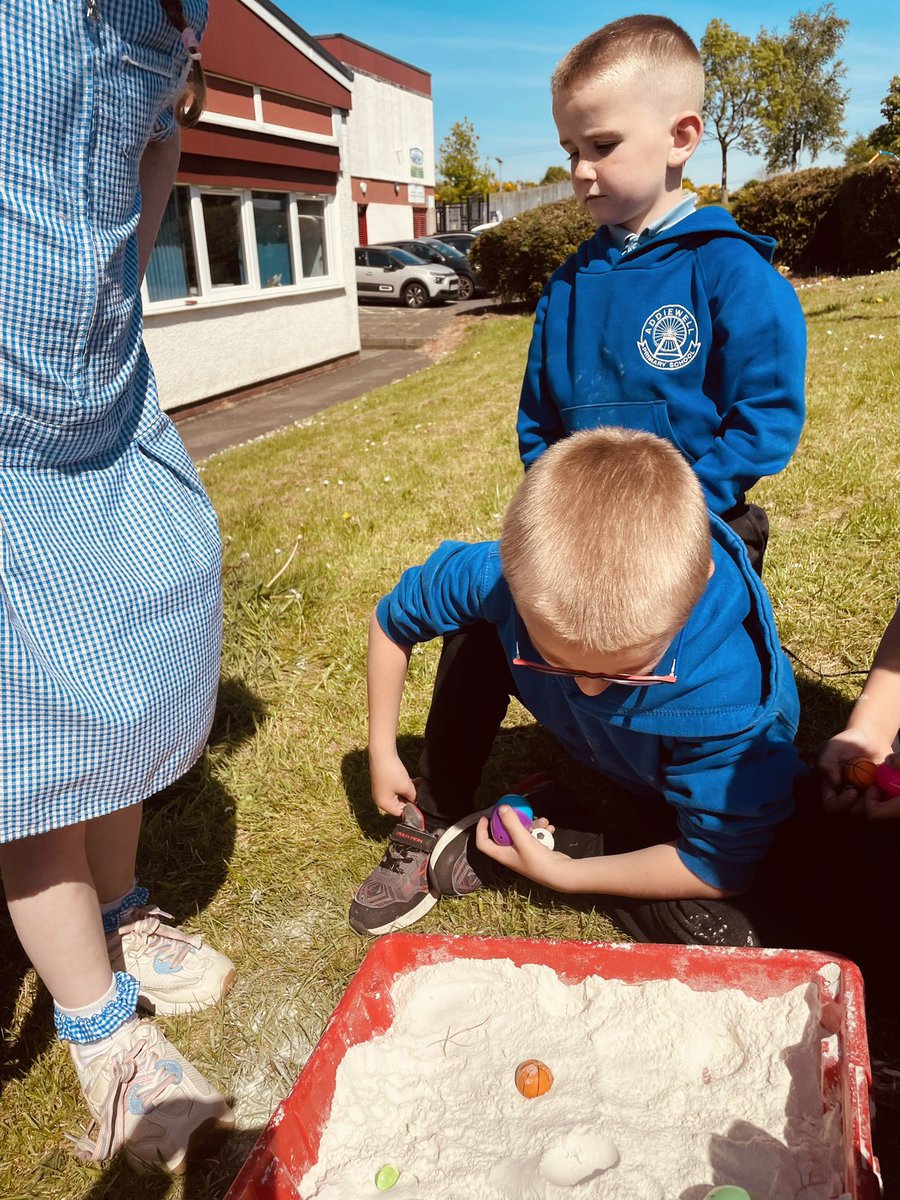 AddiewellPS's tweet image. Primary 1 learned about the moon today.  We found out that there are mountains and craters on the moon.  We investigated objects of different sizes and weights, and threw these from two different heights, to see how this affected the sizes of craters they made in our moon dust!