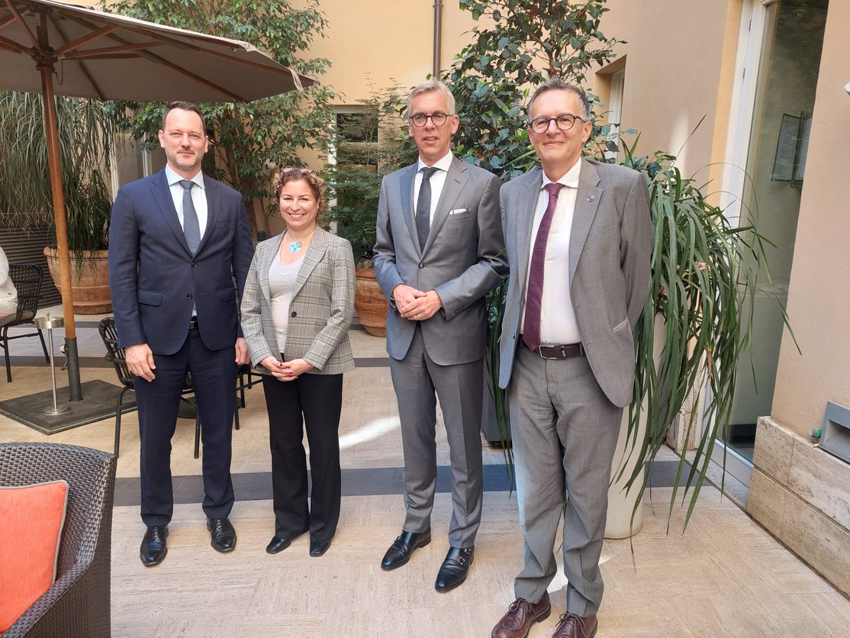 Very positive meeting today in Rome with <a href="/LeonGloden/">Léon Gloden</a> Minister of the Interior of Luxembourg <a href="/MAINTLuxembourg/">Ministère des Affaires intérieures</a>. An opportunity to thank him for the important support to UNHCR and to discuss the common issues of migration management and refugee policies.