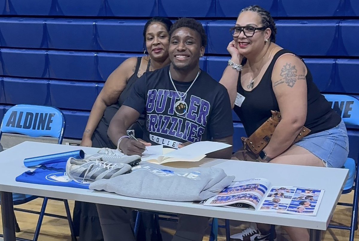 brentcates20's tweet image. This was special.. KJ earned a Track & Field Scholarship, and is headed to Butler Community College!
16 years ago I signed to Butler C.C. Not knowing why God lead me there. 16 years later it comes full circle!!
@ButlerCCTFXC ya’ll got a good one!!