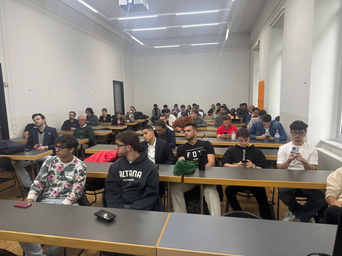 🚀 Il 7 maggio abbiamo dato il via al Proof of Student Hub - Bitcoin Club USI all’<a href="/USI_university/">USI University</a> ! 💥

Grazie al team di <a href="/planb_network/">Plan ₿ Network</a> e a <a href="/VRicatto/">Vittorio Ricatto Rixos</a> per gli interventi e a tutti voi per aver reso incredibile questo primo incontro! 🔥

Siamo solo all’inizio. Stay tuned! ⚡️