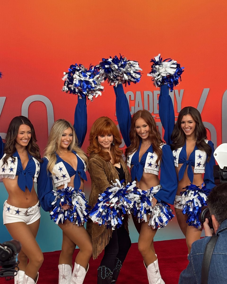 nwmhtdovfjwtqwk's tweet photo. When weeks looks like this 🤩

#birthdayvibes #dcc #acmaward #countrymusic #dallascowboyscheerleaders #birthday https://t.co/WU0HF9Ts53