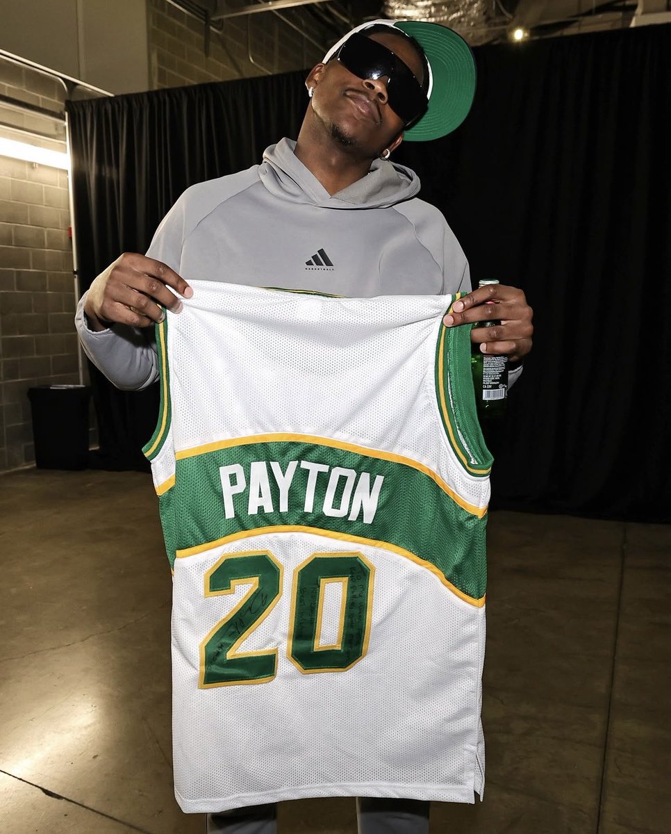 SonicsMuse's tweet image. Anthony Edwards paying tribute to our Seattle SuperSonics and Seattle legend Gary Payton after last nights W. ☔️

#BringBackOurSonics