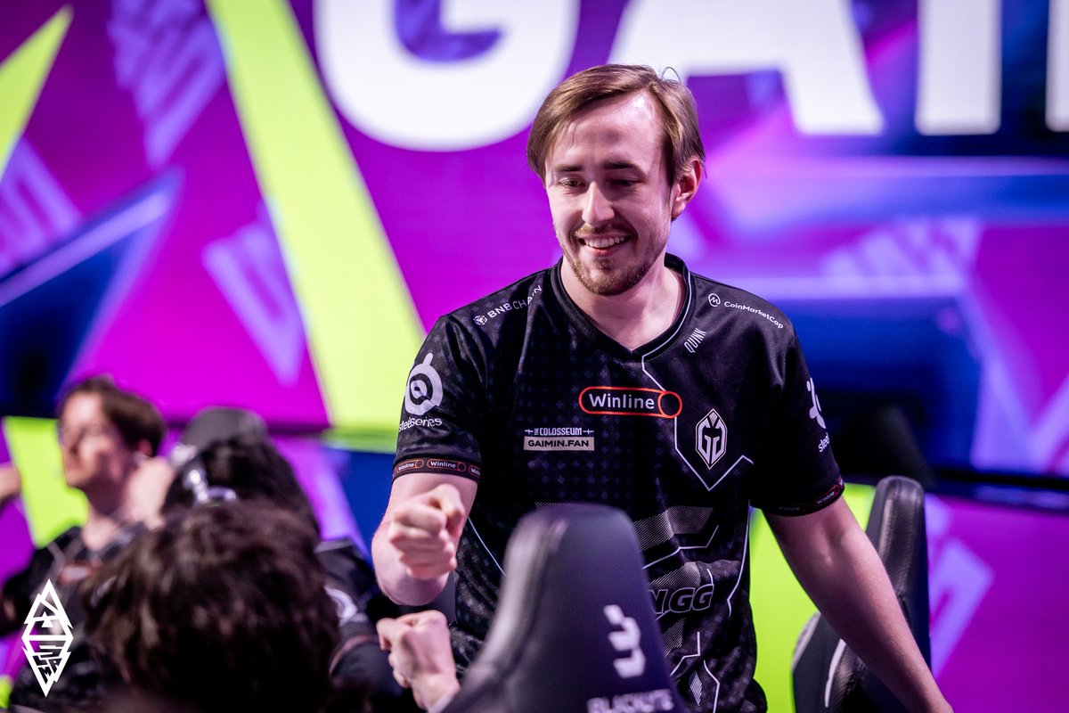 The TOP 5 Players with the Highest Kills Per Game at Slam III: 

1⃣ <a href="/ccncdota2/">Quinn Callahan</a> - 11.25
2⃣ Raddan - 10.36
3⃣ <a href="/Crystallis_Dota/">Crystallis</a> - 10.10 
4⃣ <a href="/bzmdota/">bzm</a> - 9.20
5⃣ <a href="/Skiter/">skiter</a> - 9.20