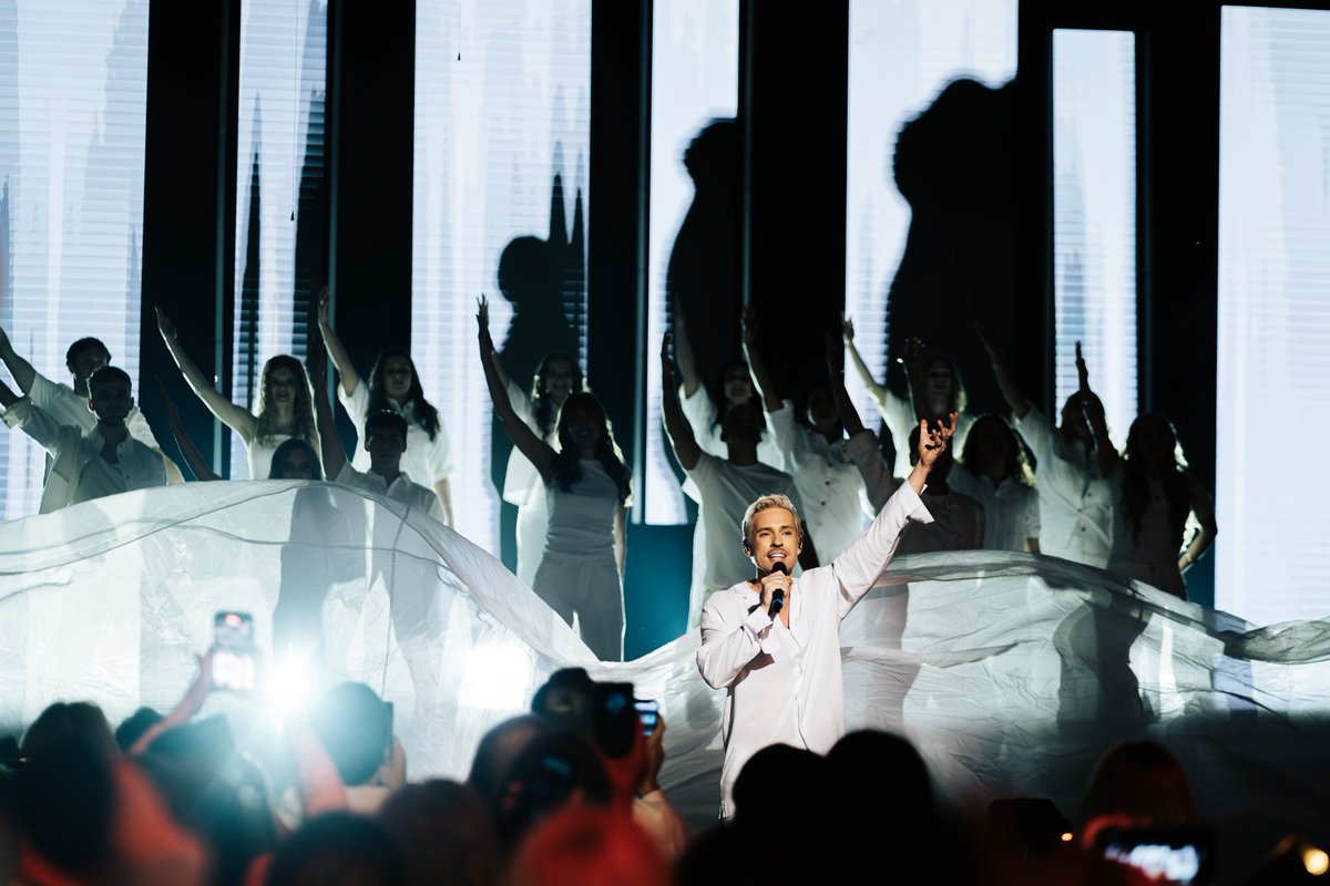 Mēs esam radījuši pavisam jaunu dziesmu! Uzlādē balto prieku te:  open.spotify.com/track/1AIqs9fR…