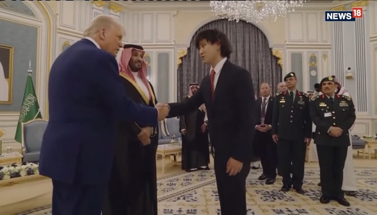 Good discussion on AI leadership with President Trump and my colleagues from across the AI industry 🤝

Thanks to our Saudi hosts as well!