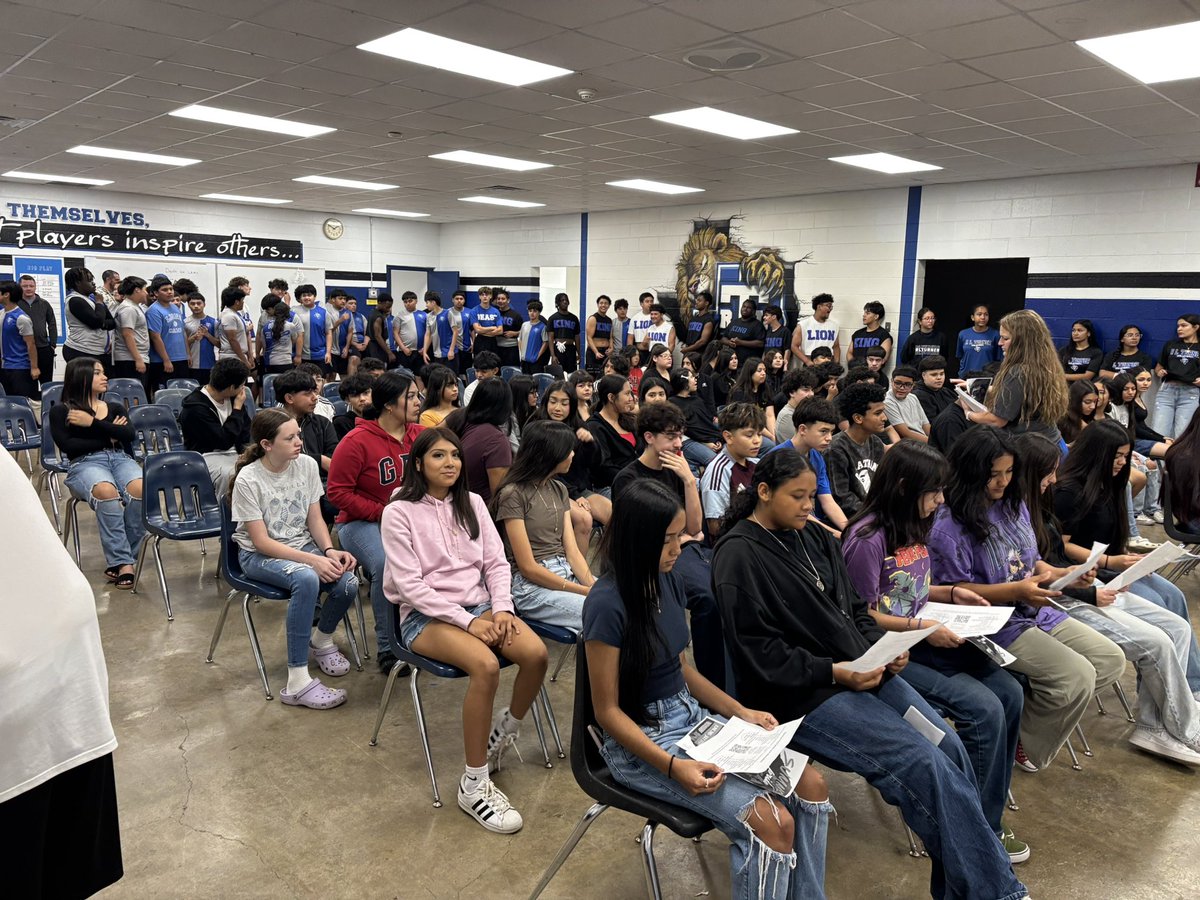 Excited about the commitment to RLT!!! #4P <a href="/RLT_Football/">RLT FOOTBALL</a> <a href="/RamirezCoach/">Michael Ramirez</a> <a href="/CFBathletics/">CFB Athletics</a>