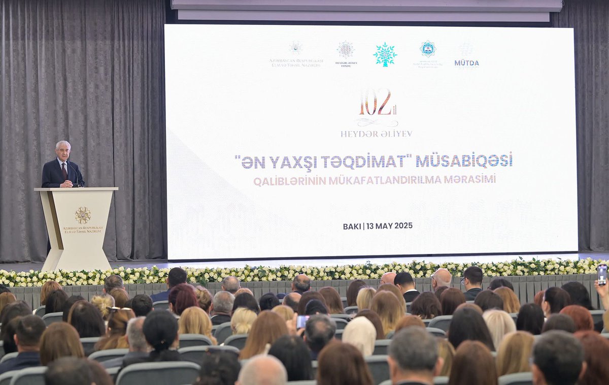 Ümummilli lider Heydər Əliyevin anadan olmasının 102-ci ildönümü münasibətilə ümumi təhsil müəssisələrinin IX–XI sinif şagirdləri arasında təşkil olunmuş “Ən yaxşı təqdimat” müsabiqəsinin mayın 13-də mükafatlandırılma mərasimində iştirak etdik