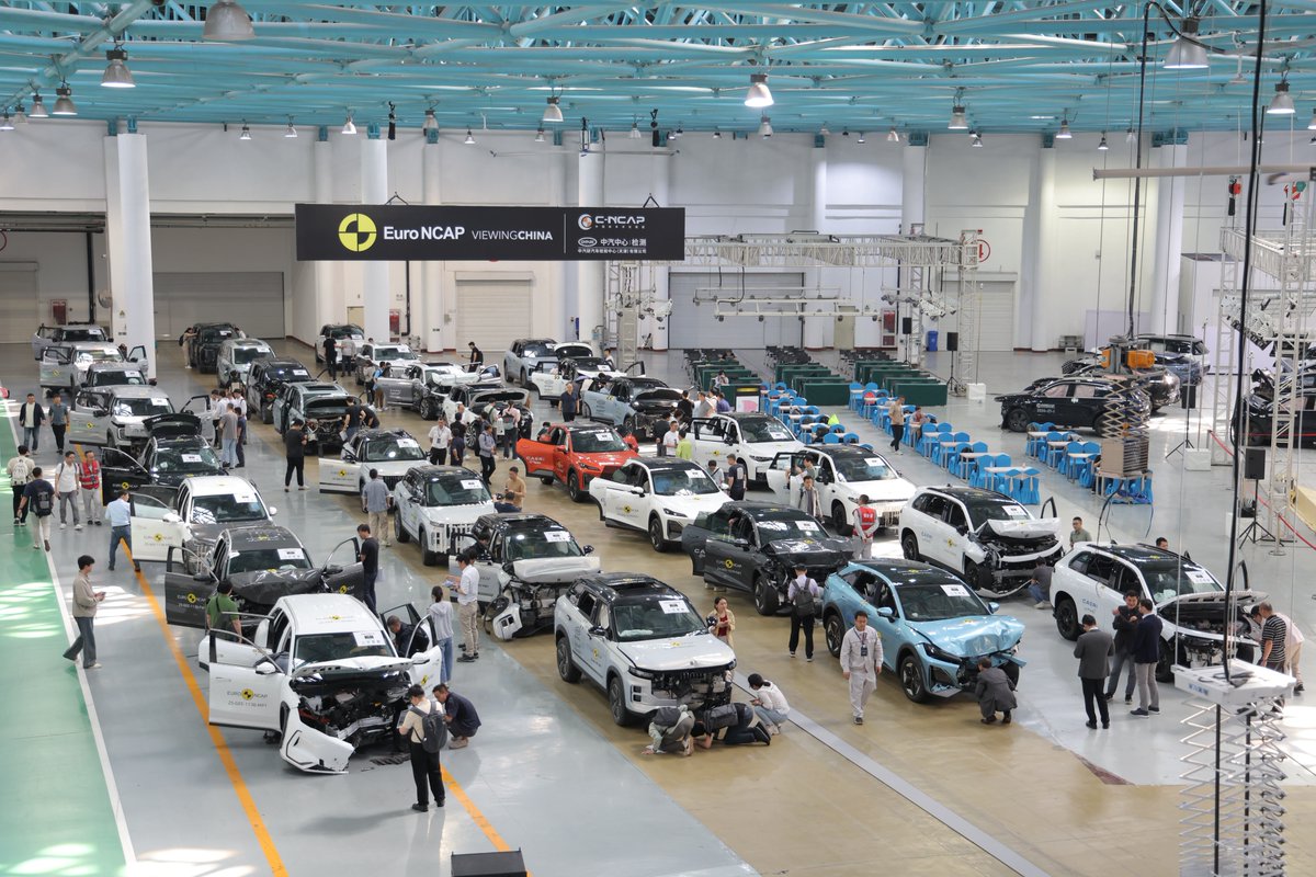 EuroNCAP's tweet image. 🤝 Euro NCAP Hosts First Manufacturers’ Viewing in China 🤝
Today in Tianjin, Euro NCAP, in partnership with CATARC, hosts its first-ever Manufacturers’ Viewing in China, bringing together over 200 attendees. 🦺
euroncap.com🚙
#forsafercars