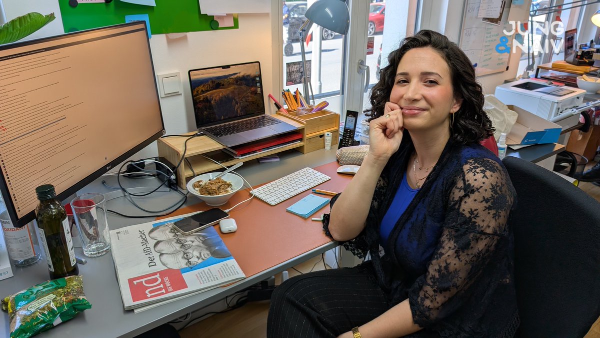 aahsh's tweet image. #BehindTheScenes of @JungNaiv
@TiloJung interviewing Ussama Makdisi, Palestinian American Professor of History of the modern Middle East, from @UCBerkeley
Raya takes questions from the Live-Chat for the second part of the interview:
youtube.com/live/4UzA1W35d…