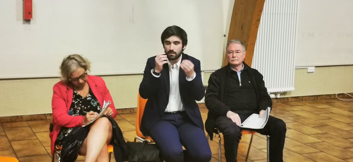 Hier soir, les socialistes de l'Allier, tenaient leur AG de présentation des textes d'orientations pour le congrès de Nancy. Merci aux militants présents pour la qualité des échanges et aux représentants des 3 textes : <a href="/Cardon_Remi/">Rémi Cardon</a>, <a href="/AlineJeudi/">Aline JEUDI-LEMOINE</a>, <a href="/JeanMallot/">Jean Mallot</a>
<a href="/partisocialiste/">Parti socialiste</a> 🌹