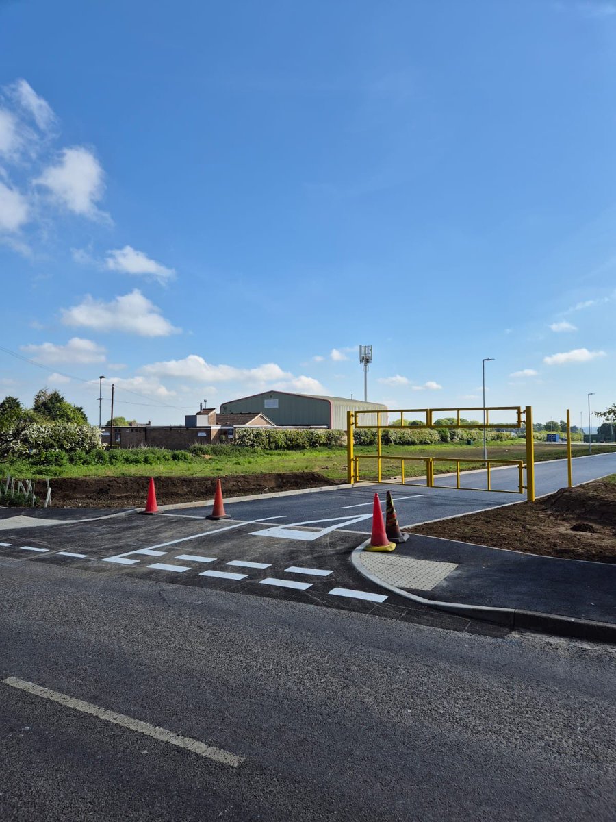 PST_Sport's tweet image. Broughton Community &amp;amp; Sports Association FIFA Quality artificial grass pitch is ready for handover. We delivered a full turnkey solution inc. groundworks, drainage, surface, fencing, lighting &amp;amp; car park. A fantastic facility that will serve the local community for years to come.