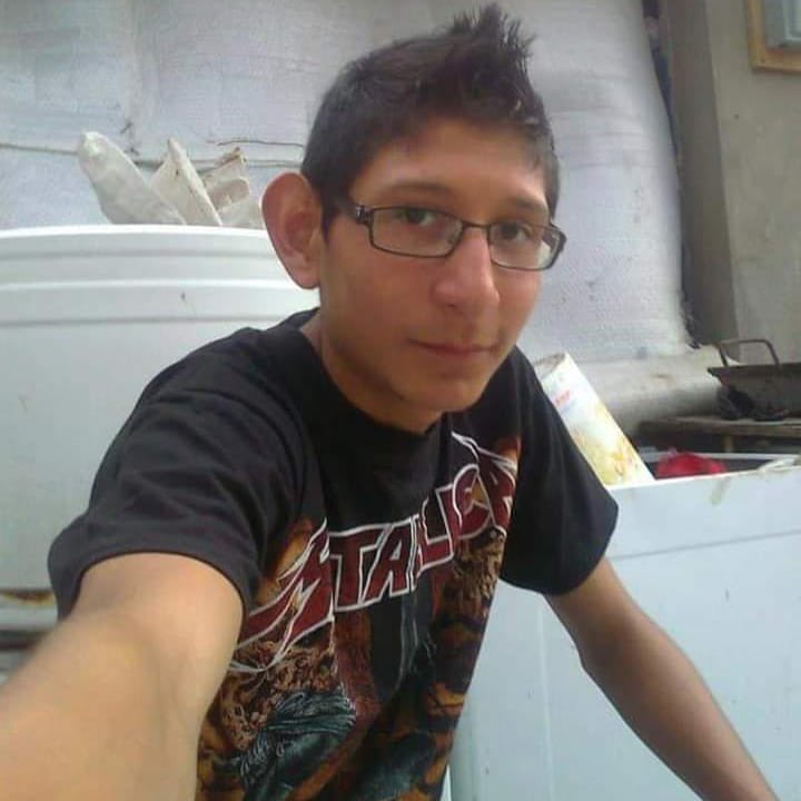 - ¡Llame a Dewey de Malcolm!
- Ya no actúa, señor.
- ¡Entonces llame a su equivalente mexicano!