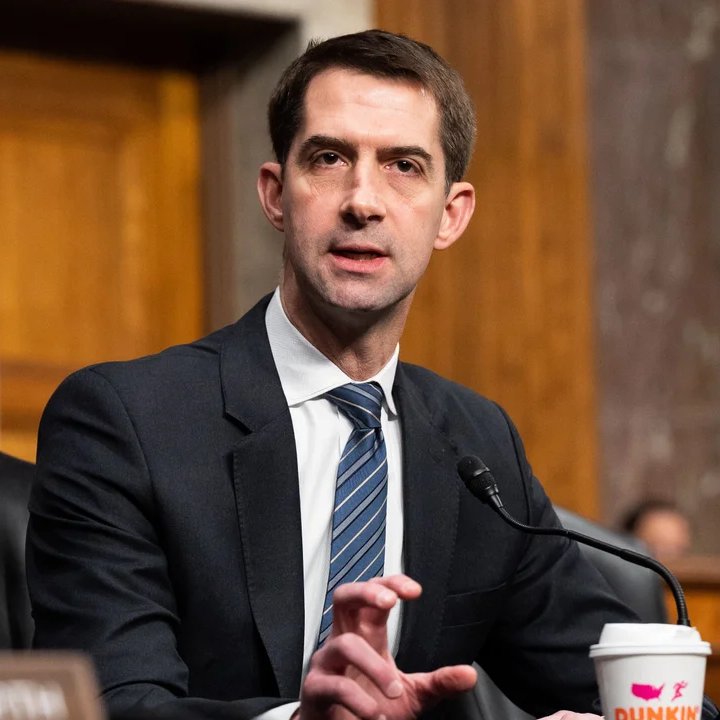 🚨 BREAKING: 🚨 Nuova legge proposta: il senatore Tom Cotton presenta il Chip Security Act per bloccare l'accesso ai chip avanzati statunitensi a paesi avversari come la Cina.