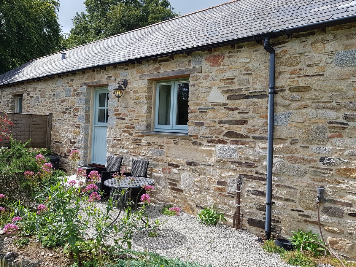FenteroonHols's tweet image. LAST MINUTE: #Cornwall Yew Tree Barn (slps 2) Thurs 15 - Sat 24 May.  Min 2-nts from £303 #bookdirect