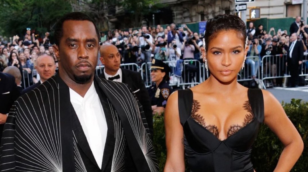 جلسه دادگاه دیدی رپر آمریکایی امروز برگزار شد مشخص شده چند سال پیش یه کارگر جنسی مرد استخدام کرده و مجبورش کرده به زور تو دهن دوست دخترش بشاشه و اینم نگاه کنه
شاش کارگر جنسی اینقدر زیاد بوده که دوست دخترش داشته خفه میشده و این مریض هم گوشه اتاق از قضیه فیلم میگرفته و کیف میکرده