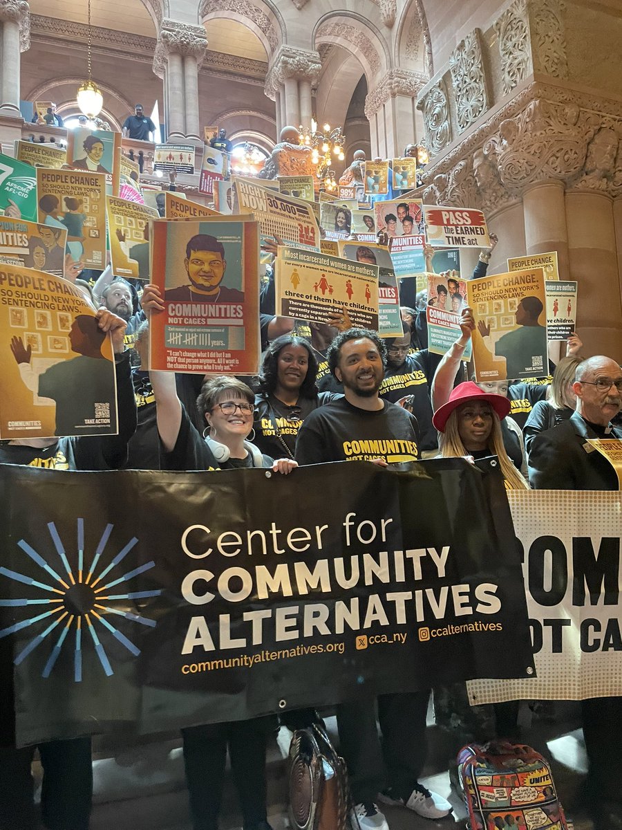 Hundreds of us are in Albany to honor incarcerated and formerly incarcerated moms and moms of incarcerated children.

We're DEMANDING passage of the Second Look Act, Earned Time Act and Marvin Mayfield Act to bring our loved ones home. #CommunitiesNotCages