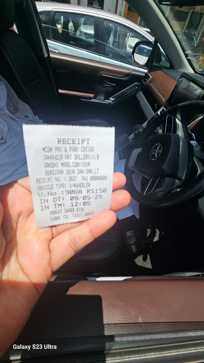 Richa Pinto (@richapintoi) on Twitter photo Overcharging at Kala Ghoda pay & park caught red-handed by <a href="/mybmcWardA/">WARD A BMC</a>: A sting operation by BMC exposed a parking contractor at Kala Ghoda charging ₹150/hr instead of the approved ₹70 for four-wheelers. The contractor was:
•Overcharging vehicle owners
•Covering ‘No Parking’ Overcharging at Kala Ghoda pay & park caught red-handed by <a href="/mybmcWardA/">WARD A BMC</a>: A sting operation by BMC exposed a parking contractor at Kala Ghoda charging ₹150/hr instead of the approved ₹70 for four-wheelers. The contractor was:
•Overcharging vehicle owners
•Covering ‘No Parking’