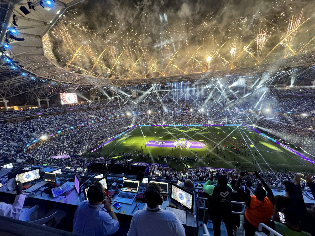 🎙️COMMENTATE AT EVERTON! 🔵

Fancy commentating on matches at the new #Everton stadium? 

We’re searching for people to join our new #Commentary team!

We’re running a training session on Sunday 8th June and you can apply today! 

We’re expecting the course to fill up quickly so