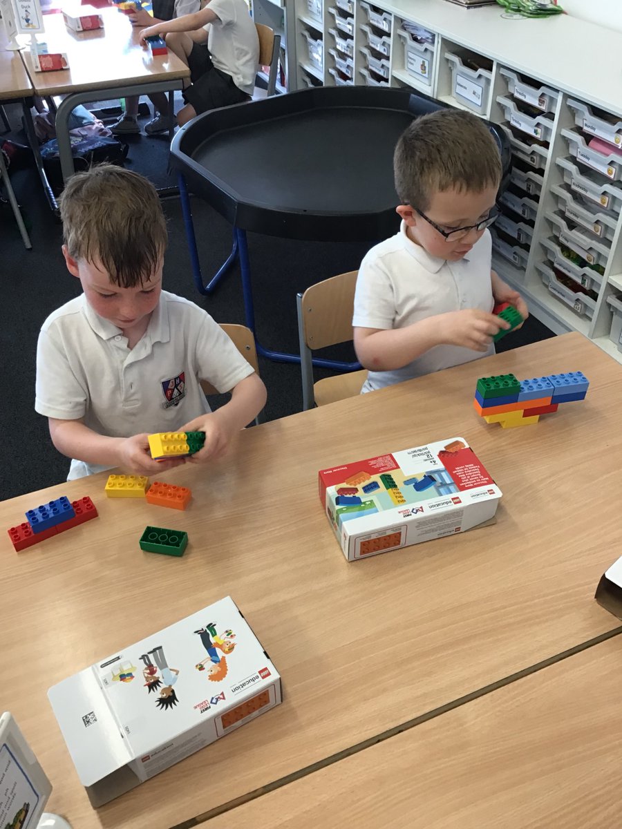 JHP_SnCN_SanCN's tweet image. P1a were learning to create a set of clear instructions. We used Lego to build a structure. Next, we took photos as we broke our creation apart piece at time. We then swapped iPads and followed a different set of photo instructions to build something new! #STEM #WorldofWorkWeek