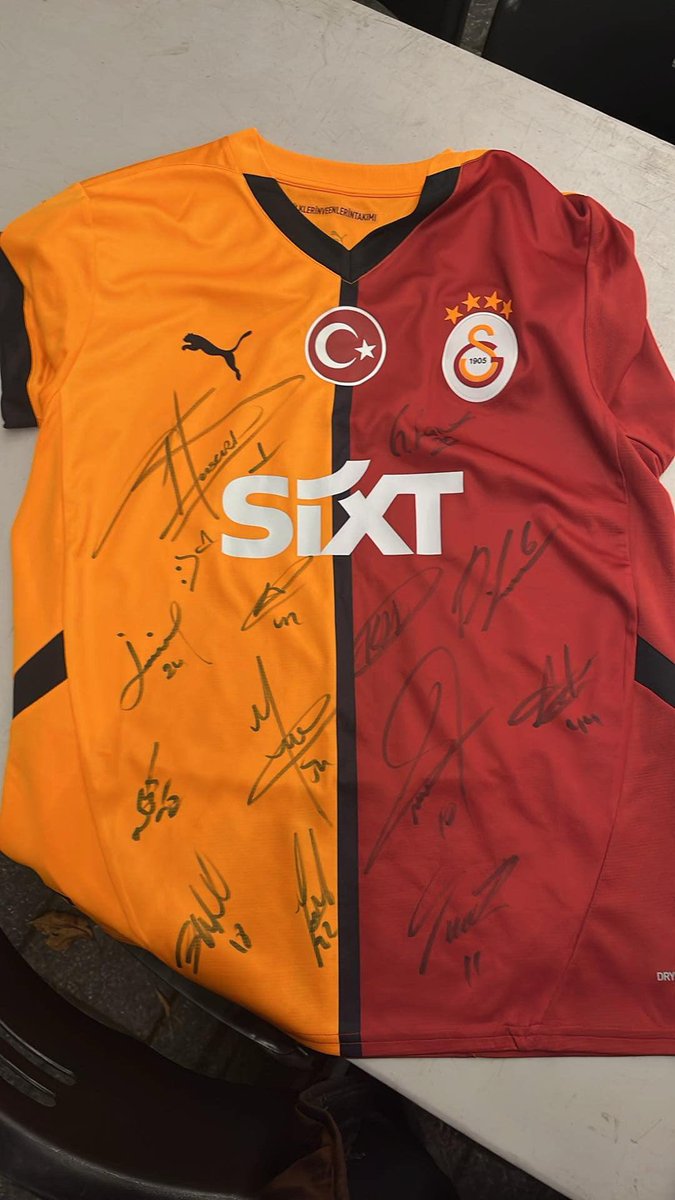 #StayWithUsOsimhen 
#Hedef26