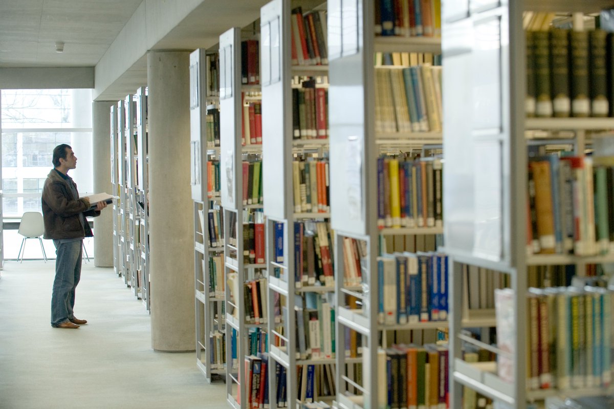 Check out the latest <a href="/NewRevAcadLib/">NRAL</a> guest editorial, written by our University Librarian Tim Wales, with Andrew M. Cox and Anna O’Neill: tandfonline.com/doi/full/10.10…