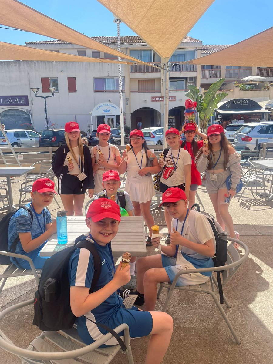 AntoninePrimary's tweet photo. A day of sightseeing and some time to relax and enjoy the beautiful sunshine on the beach. π«π·#France2025 https://t.co/jUNC2I7RVO