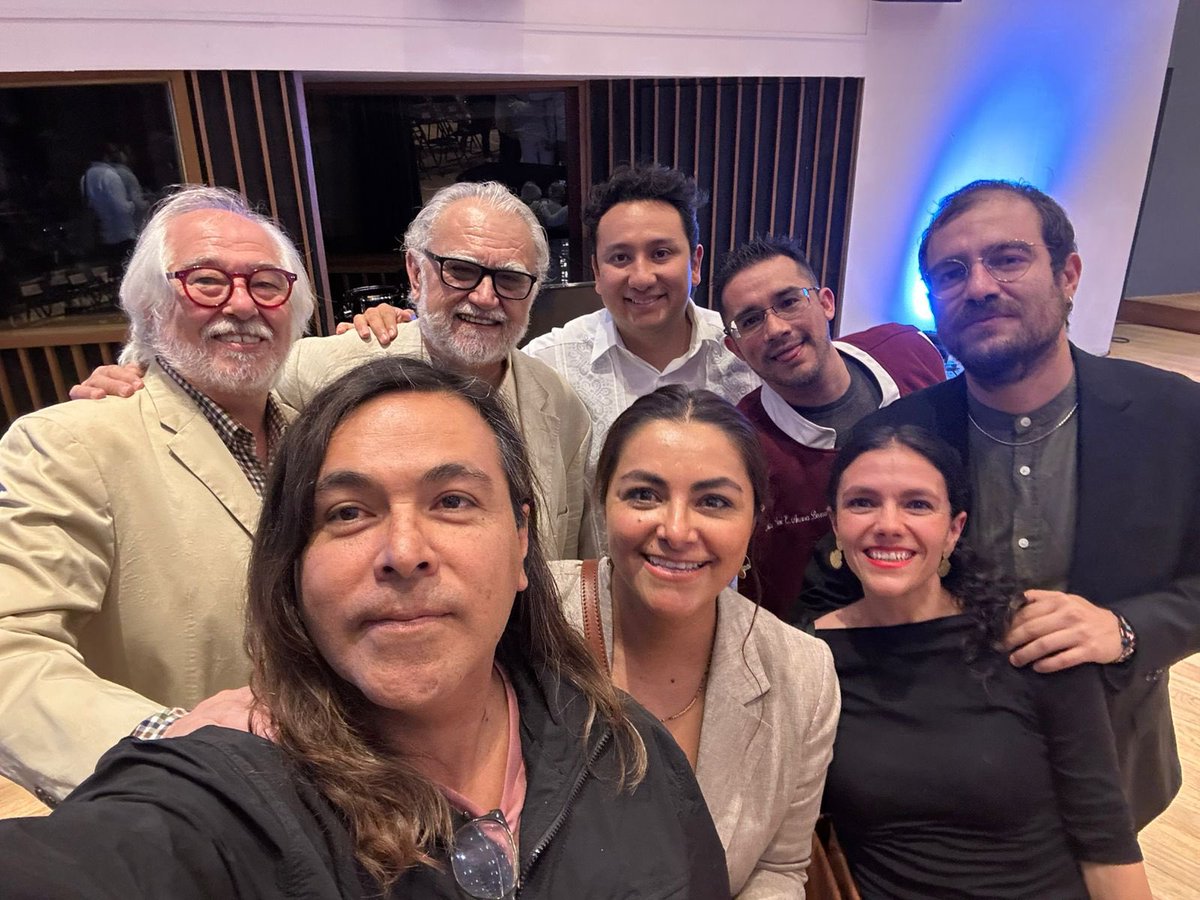 Azucena Pimentel (@pimentela_) on Twitter photo Las y los directores de los #MediosPúblicos, –<a href="/rturrent/">Renata Turrent</a> del <a href="/CanalOnceTV/">Canal Once</a>, <a href="/enriqueanzures/">Enrique Anzures</a> de <a href="/RadioIPNOficial/">Radio IPN</a>, <a href="/fersanchezmej/">Fernando Sánchez Mejorada</a>, <a href="/DiegoSatur/">Diego Saturno</a> del <a href="/CanalCongreso/">Canal del Congreso</a>, Sergio Pimentel del <a href="/SistemaMich/">Sistema Michoacano de Radio y Televisión</a> e Iván Trujillo de <a href="/tvunam/">TV UNAM</a>– celebramos la transformación del nuevo <a href="/Canal22/">Canal 22 México</a>. ✨ Las y los directores de los #MediosPúblicos, –<a href="/rturrent/">Renata Turrent</a> del <a href="/CanalOnceTV/">Canal Once</a>, <a href="/enriqueanzures/">Enrique Anzures</a> de <a href="/RadioIPNOficial/">Radio IPN</a>, <a href="/fersanchezmej/">Fernando Sánchez Mejorada</a>, <a href="/DiegoSatur/">Diego Saturno</a> del <a href="/CanalCongreso/">Canal del Congreso</a>, Sergio Pimentel del <a href="/SistemaMich/">Sistema Michoacano de Radio y Televisión</a> e Iván Trujillo de <a href="/tvunam/">TV UNAM</a>– celebramos la transformación del nuevo <a href="/Canal22/">Canal 22 México</a>. ✨