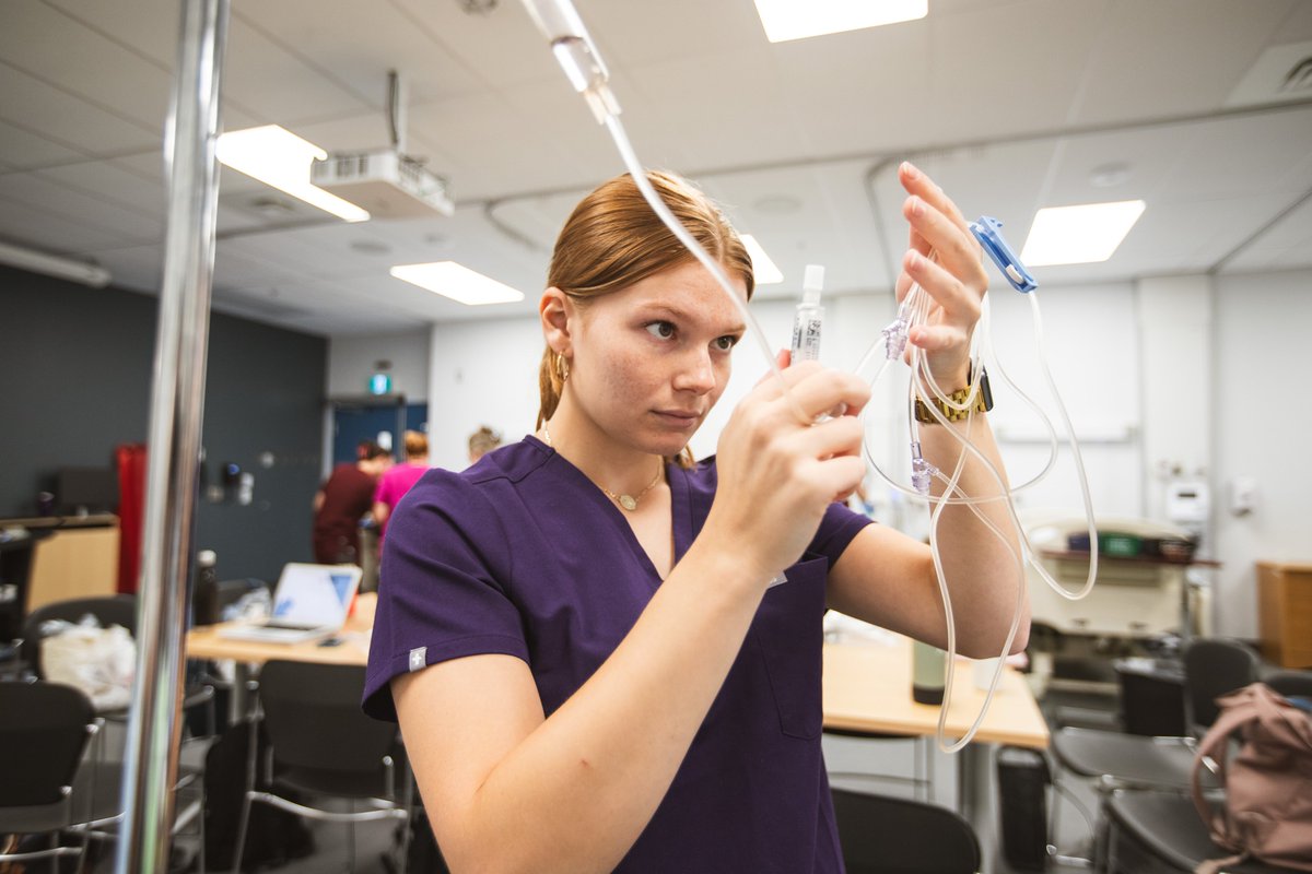 uOttawa Sciences de la santé | Health Sciences (@uottawahealthsc) on Twitter photo Happy National Nursing Week! This week, we celebrate the students, faculty, and researchers of the School of Nursing <a href="/uOttawa/">Université d'Ottawa | University of Ottawa</a>. We also recognize the incredible work of our nursing alumni across the country and around the world! Happy National Nursing Week! This week, we celebrate the students, faculty, and researchers of the School of Nursing <a href="/uOttawa/">Université d'Ottawa | University of Ottawa</a>. We also recognize the incredible work of our nursing alumni across the country and around the world!
