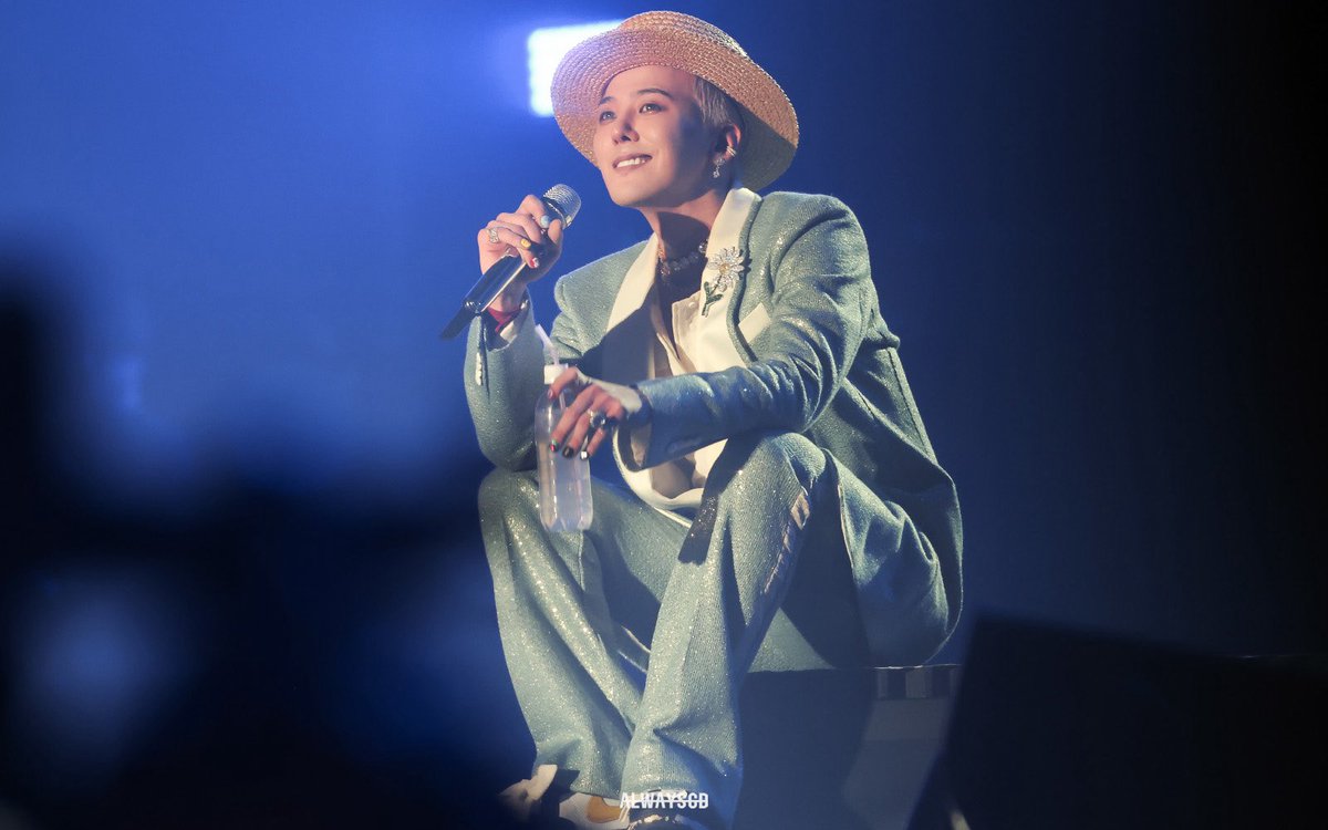 always_gd's tweet image. 💌✍️
우리 지용이가 예전보다 더 많이, 더 솔직하게 마음을 표현해주는 걸 느꼈던 8년 만의 서울 콘서트부터 일본 도쿄 콘서트까지, 그 모든 순간이 얼마나 고맙고 소중했는지 몰라요. 하루하루가 감사한 마음으로 가득해요. #일본콘서트하루하루생각하니또울컥 🥹
요즘엔 그냥… 마음 깊이 고맙고,…