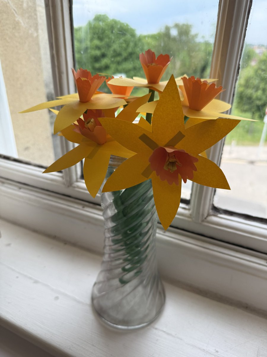NBT Patient Experience Team (@nbtpatient) on Twitter photo What beautiful (paper) flowers 🌼
Thank you to wonderful volunteer Liz who runs patient craft sessions & keeps the wonderful Macmillan Centre <a href="/NorthBristolNHS/">North Bristol NHS Trust</a>
Brightening up the Patient Experience office & improving the experience for many patients and staff! What beautiful (paper) flowers 🌼
Thank you to wonderful volunteer Liz who runs patient craft sessions & keeps the wonderful Macmillan Centre <a href="/NorthBristolNHS/">North Bristol NHS Trust</a>
Brightening up the Patient Experience office & improving the experience for many patients and staff!