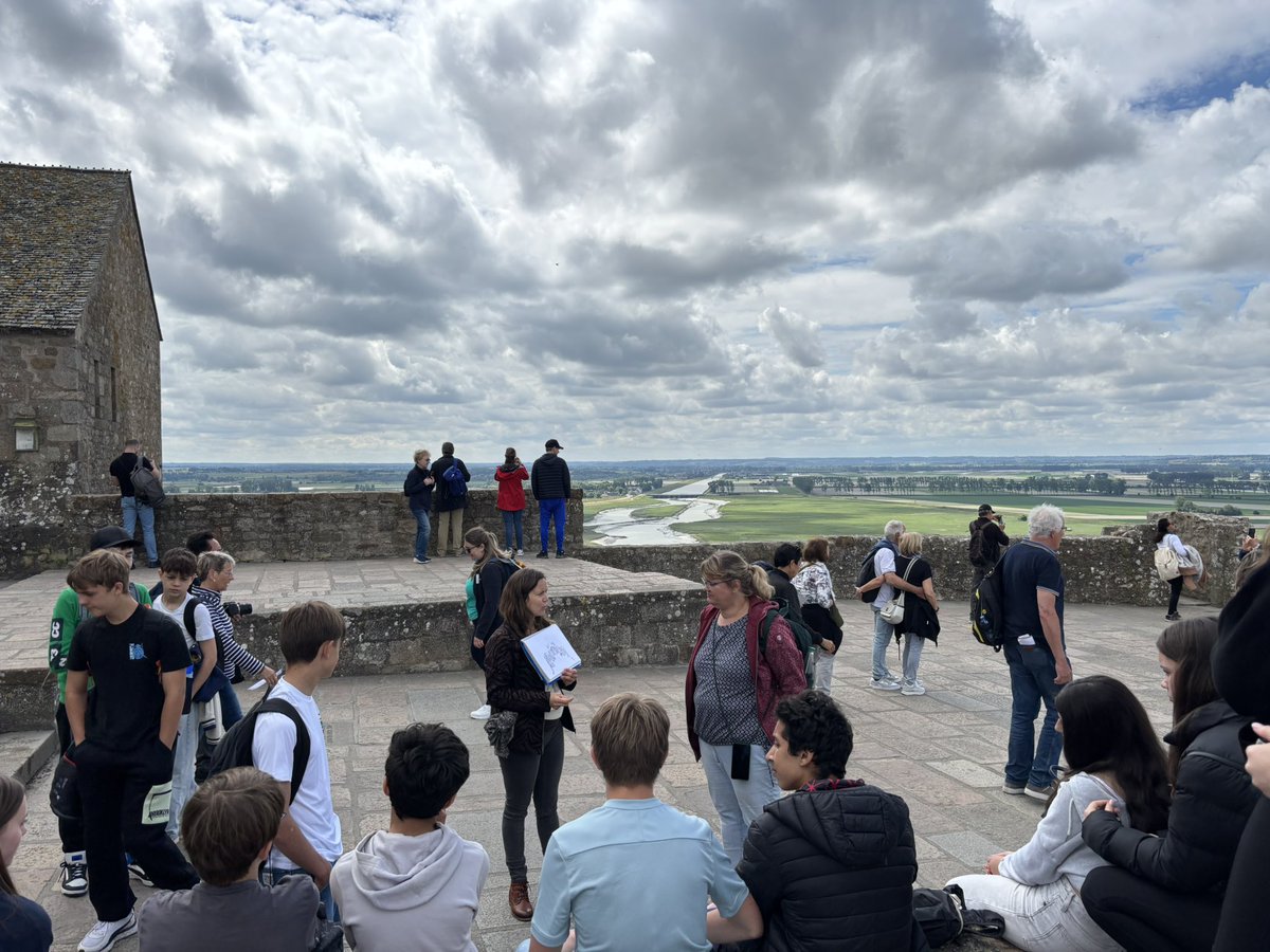 Les élèves français et allemands appréhendent la notion de patrimoine en visitant l’abbaye du Mont-Saint-Michel. Comment protéger et transmettre ce bien classé au Patrimoine mondial de l’UNESCO ?
 #engagement #DevoirDeMémoire
<a href="/EUErasmusPlus/">Erasmus+</a> <a href="/dsden50/">DSDEN 50</a> <a href="/VilleCherbourg/">Ville de Cherbourg-en-Cotentin</a> <a href="/Mission80ans/">Mission Libération</a>