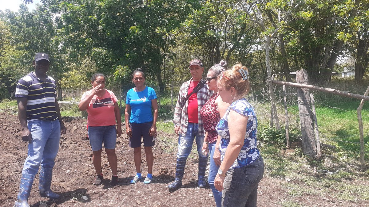 🇨🇺💯 Visitamos Colectivo Laboral de la UEB Ricardo Flores, de la Empresa Pecuaria Genética de Jimaguayú  en #Camagüey, con rusultados destacados en la producción de alimentos. #PorCamagüeyTodo, #GenteQueSuma.
🔴🔵⚪