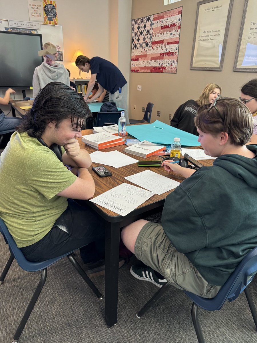 boulder_hs's tweet image. English 11H students are turning review time into game time—designing creative, interactive ways to prep for finals! #bchs41 #FinalsReady #StudentCreated