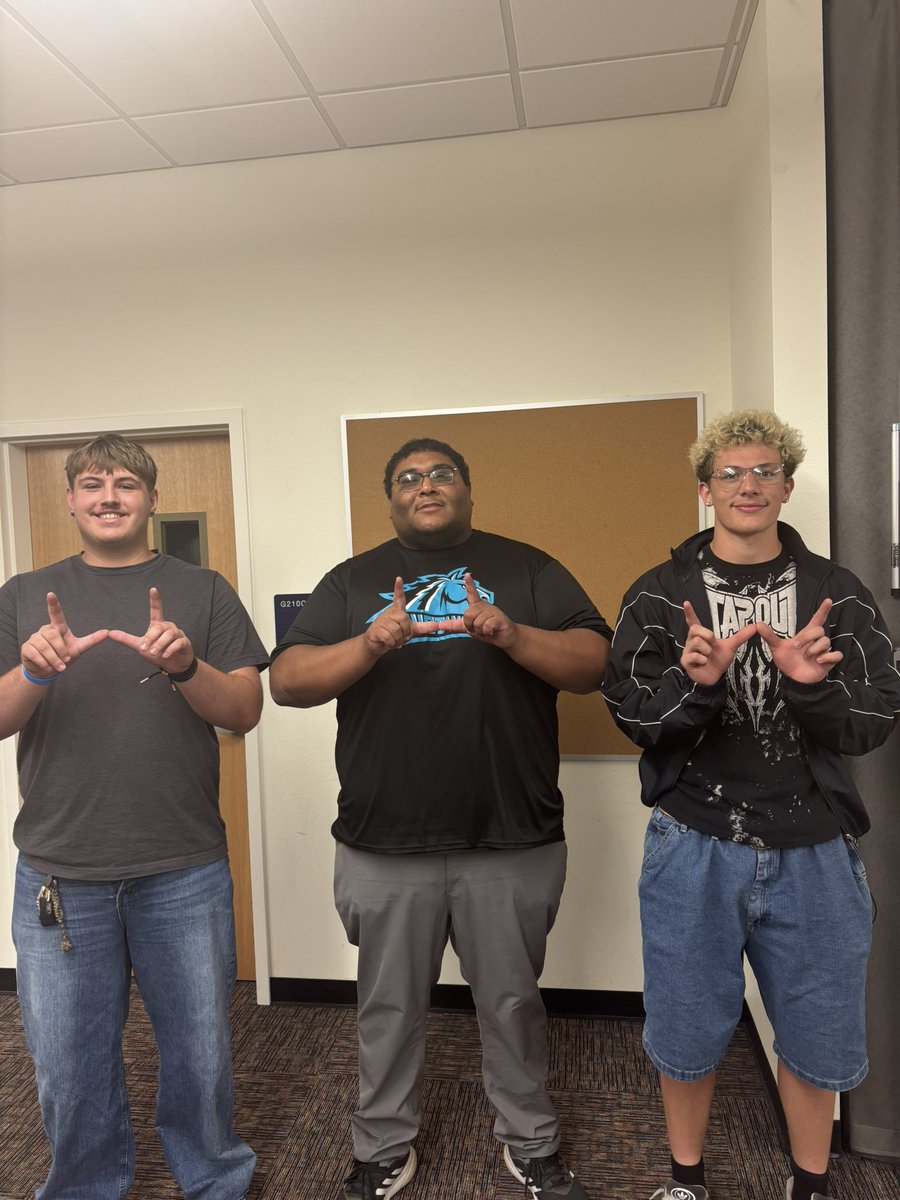 Landon Casalino (@landon_casalino) on Twitter photo Thank you to <a href="/CoachD_Delgado/">David Delgado</a> for coming and talking to me and <a href="/VinnyVarela84/">Vincent Varela Jr.</a>!! <a href="/monarchfbcoach/">CoachJFBcoach</a> <a href="/ManzanoFB/">MonarchFootball</a> Thank you to <a href="/CoachD_Delgado/">David Delgado</a> for coming and talking to me and <a href="/VinnyVarela84/">Vincent Varela Jr.</a>!! <a href="/monarchfbcoach/">CoachJFBcoach</a> <a href="/ManzanoFB/">MonarchFootball</a>