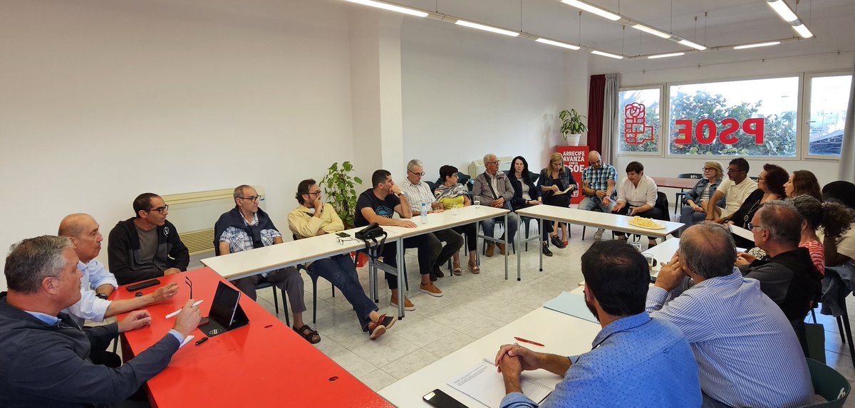 🌹Seguimos con los “Encuentros entre los Cargos Públicos de la Agrupación de PSOE Arrecife y la militancia de Arrecife”, en la Casa del Pueblo, en Titerroy.

Un espacio para debatir, informar y encontrar soluciones a los problemas actuales del municipio.
