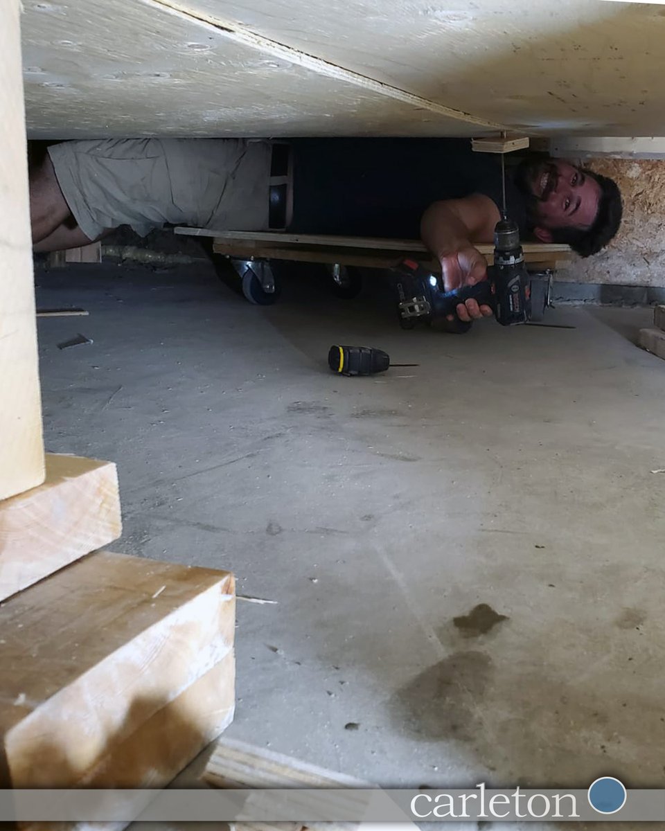 ckcgroupltd's tweet image. When the job description said &apos;flexibility required,&apos; Dan took it literally. 😂🏗️ #RenovationHumor