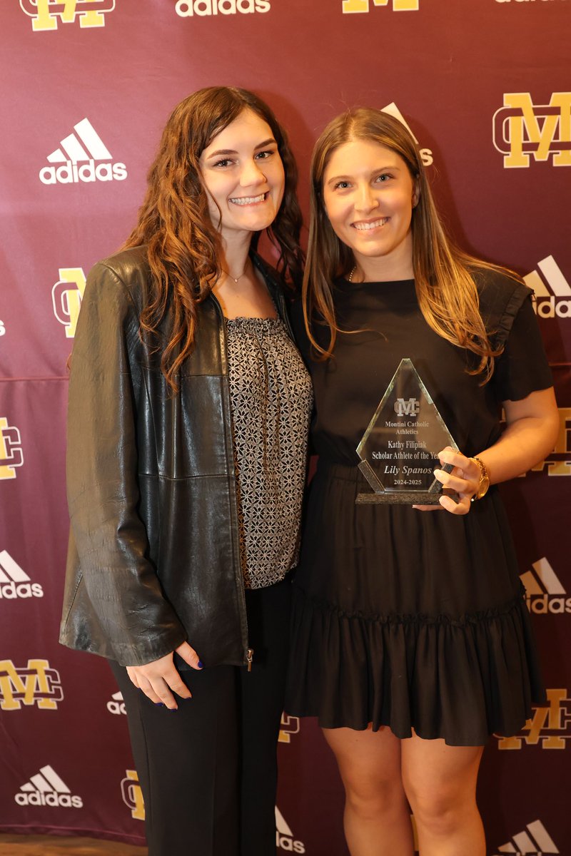 Thank you to former Montini Catholic Award Winners, Matt Andriano (‘96), Mo McInerney (‘02), Greg Strzempek (‘02) and Nora Sypkens (‘21) for coming back last night and presenting the Scholar-Athletes and Athlete of the Year Awards! #WeAreMontini