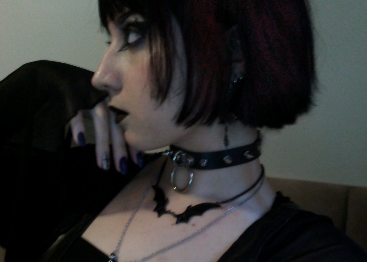 gloomlurks's tweet image. bloodsucker