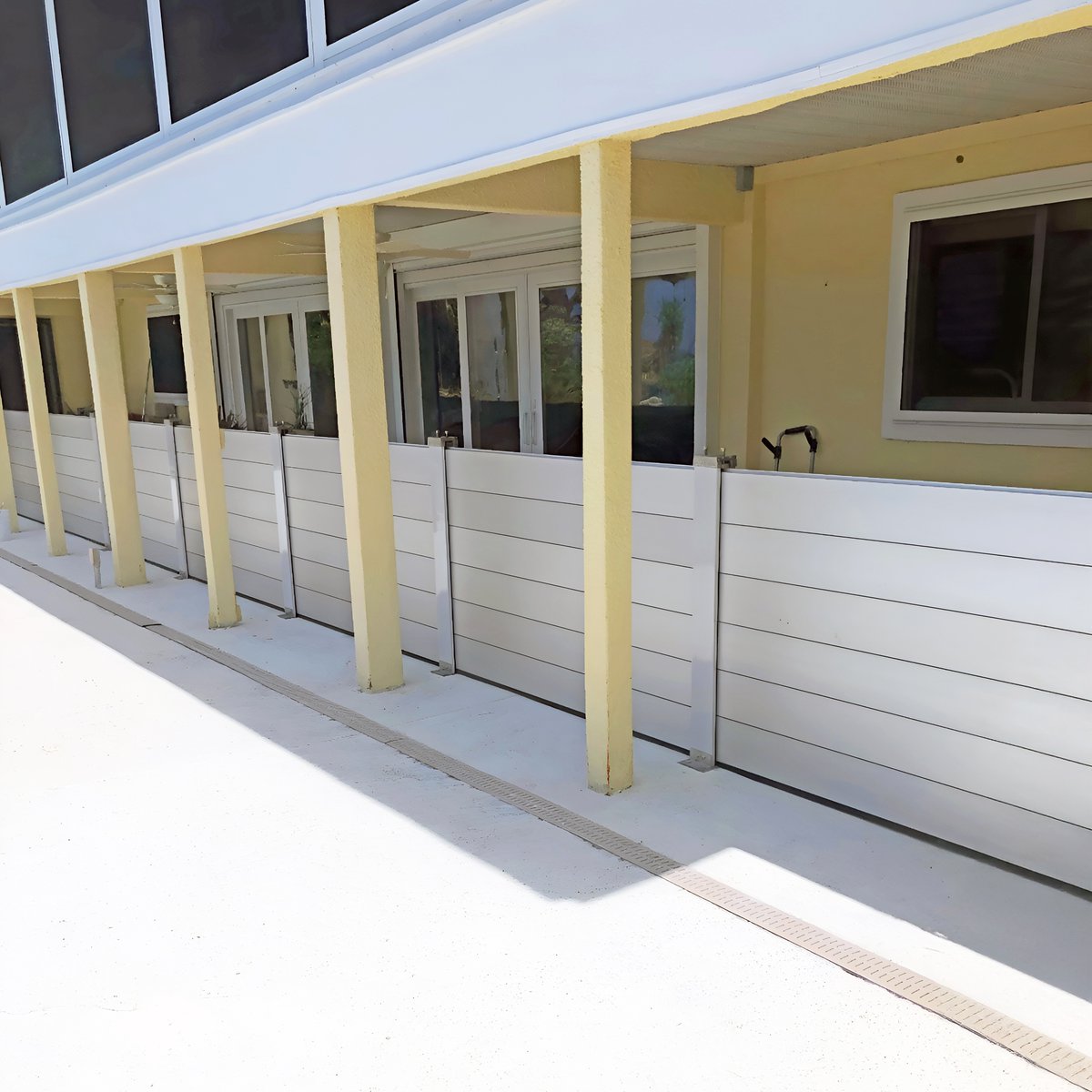 𝐆𝐞𝐭 𝐲𝐨𝐮𝐫 𝐞𝐧𝐭𝐫𝐲𝐰𝐚𝐲𝐬 𝐫𝐞𝐚𝐝𝐲 𝐟𝐨𝐫 #𝐬𝐭𝐨𝐫𝐦 𝐬𝐞𝐚𝐬𝐨𝐧!⁣
⁣
Hammerhead is the durable #floodwall system you need to have in your #preparedness plan.⁣
⁣
⁣Prepare Now: hubs.la/Q03m3KVX0