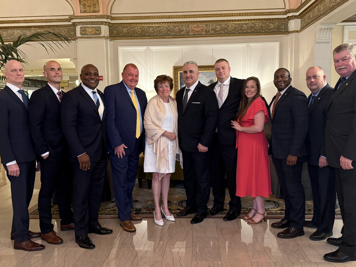 sbanypd's tweet photo. Among the #NYPD members recognized as #TopCops by @NAPOPolice during #NationalPolice Week were Sgts Carl Johnson @NYPD5Pct & Christopher Leap @NYPD7Pct, who were shot & wounded while apprehending an armed robber in @NYPDPBMS in Aug 2024. Well deserved. @rsanypd https://t.co/f3DPP8jp49