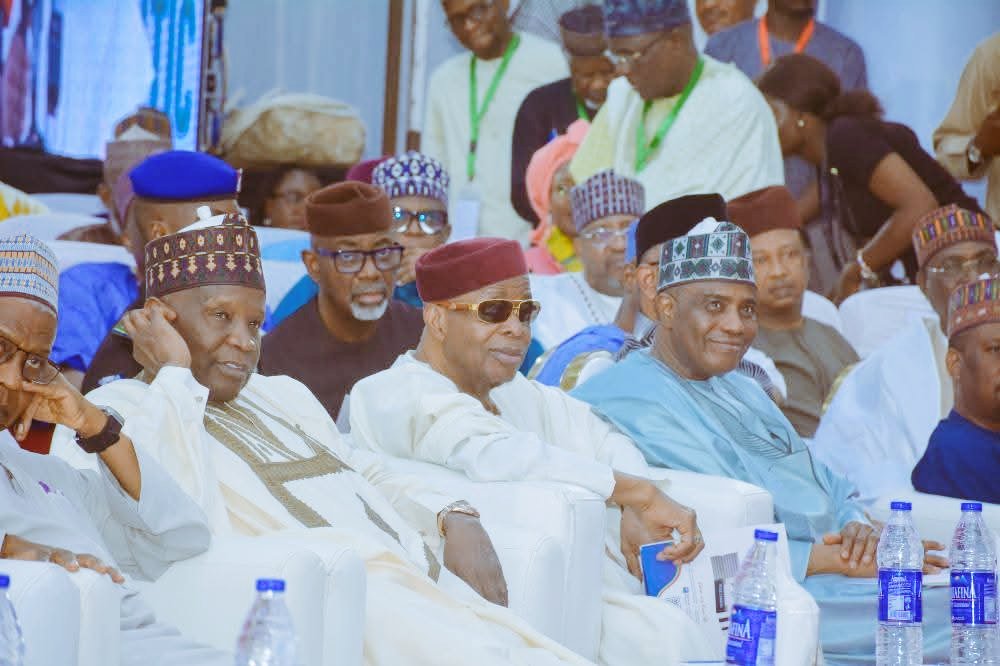 AWTambuwal's tweet image. This afternoon, I was privileged to attend the public presentation of “Being True to Myself”, an evocative memoir by my elder brother, His Excellency Sule Lamido, former Governor of Jigawa State.
The event, held at the NAF Centre in Abuja, brought together elder statesmen,…
