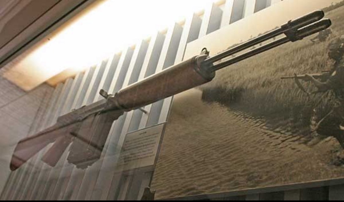 ProfDemocracy's tweet photo. @SadVampire1776 Thats cool, anyway double barrel FAL https://t.co/3JN88p30n1