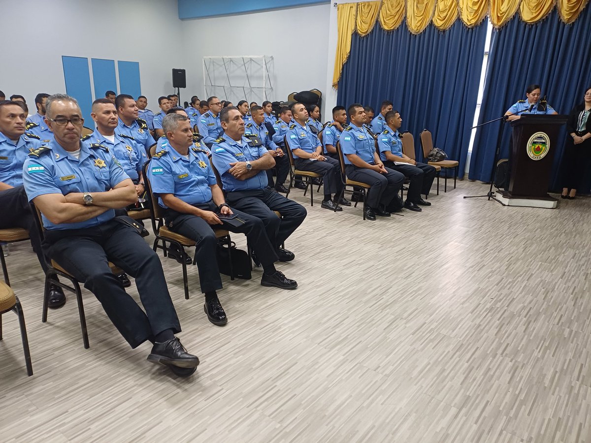 Conversatorio: heterogeneidad "un dialogo abierto" es desarrollado en la UNPH.

Organizado por la Dirección de Investigación Científica y Comunicación y el Instituto Policial de Estudios Estratégicos (IPEE).

Construyendo sociedad a través de la científicidad y el diálogo.