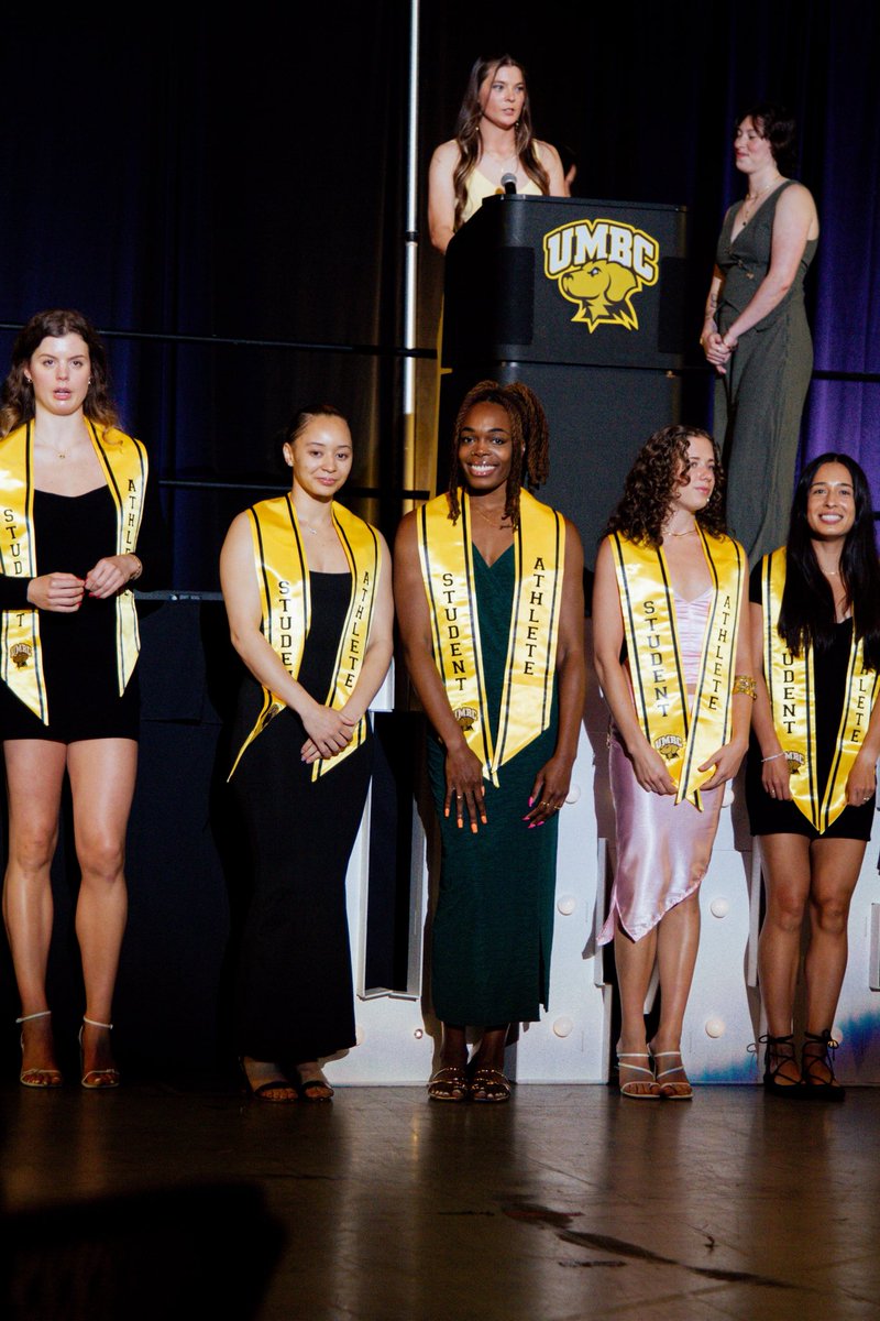 𝐀𝐛𝐨𝐮𝐭 𝐥𝐚𝐬𝐭 𝐧𝐢𝐠𝐡𝐭…

𝓣𝓱𝓮 𝓖𝓻𝓲𝓽𝓽𝔂𝓼 ✨

#hoophearthustle