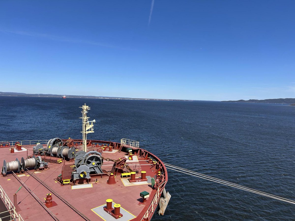 🚢 En visite sur la #CôteNord, notre présidente s’est arrêtée au Port de Sept-Îles, un levier stratégique pour le développement économique du Québec.

Merci à Carl Allard et à toute l’équipe du terminal La Relance pour l’accueil et les échanges sur l’innovation portuaire. #PolQc