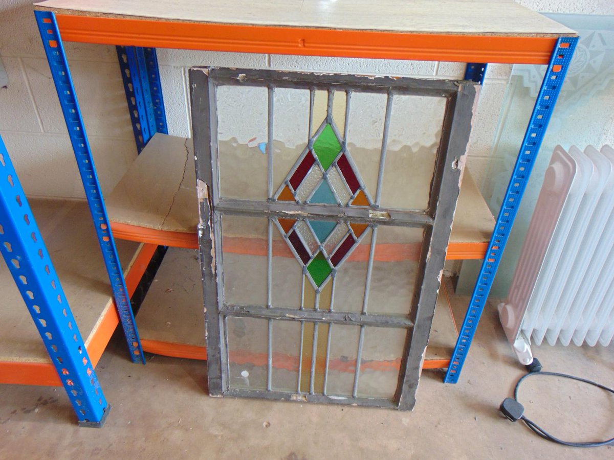MewsAuctions's tweet image. Available this Friday 16th May. Auction starts at 6pm.

Art Deco Stained Glass Window Pane.

#artdeco #stainedglass #windowpane