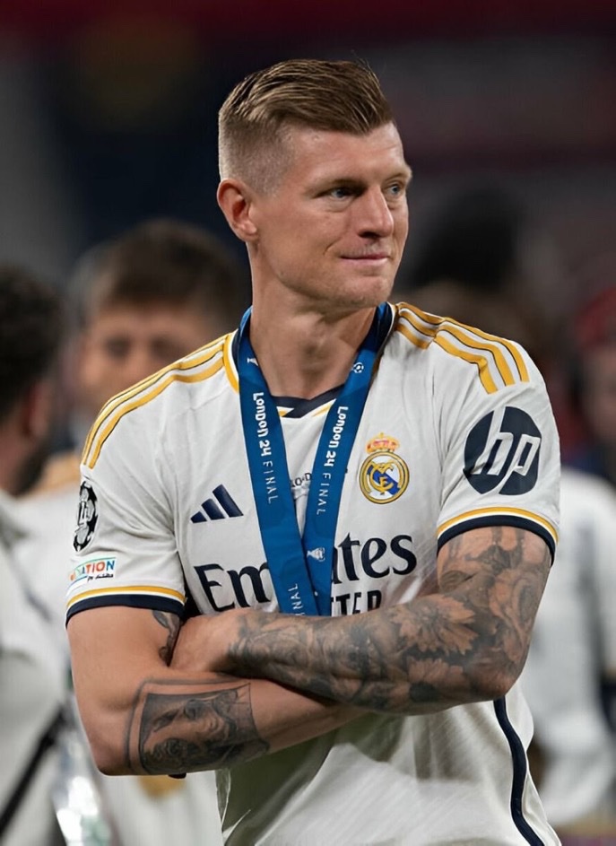 MadridUniversal's tweet photo. Toni Kroos: "No UCL for Real Madrid this year? It's not Mbappé’s fault. He has taken a big step forward, and that deserves appreciation." https://t.co/X67bRyrNvN