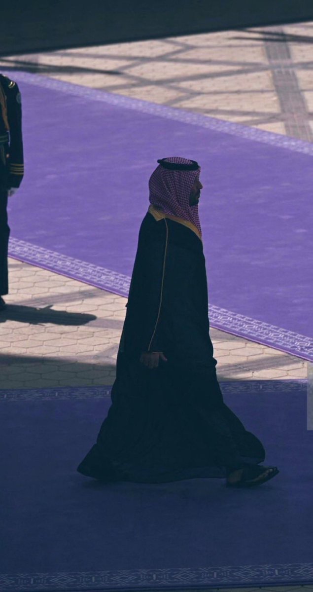 بعد اكثر من ٤٥ عام على العقوبات الدولية على سوريا 
ولي عهدنا يستخدم قوته وثقله لرفعها عنّ أهلنا في #سوريا وفي يوم واحد فقط رُفعت 
لكبار المهمات #محمد_بن_سلمان 🤍