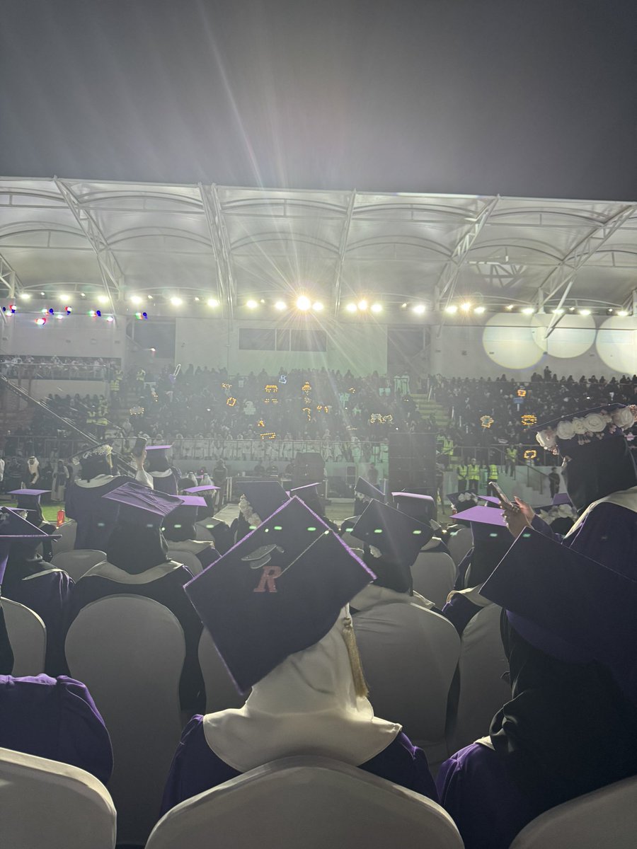 تحقق الحلم وجربنا طعم التخرج والانجاز 👩🏻‍🎓

رحلة استغرقت من عمري 17 سنة جد وكفاح وجاء وقت طعم الانجاز الحقيقي والتطبيق في المستقبل المنتظر 
بيني وبين ممارسة مهنة المحاسبة  
- اختبارات نهائية 
-تدريب 

دعواتكم لي بالتوفيق 🫶🏻
#طالبة_محاسبة 
#جامعة_طيبة